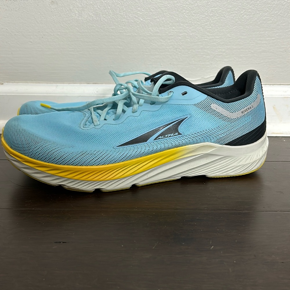 Men’s Altra Rivera 3 size 9.5